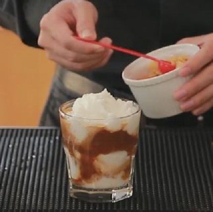 Mách nhỏ cách pha cà phê cốt dừa siêu ngon