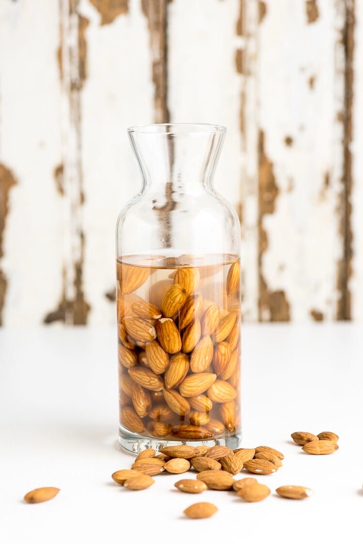 Bật mí cách làm sữa hạt hạnh nhân siêu dễ