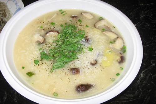 Cách nấu cháo trứng gà ngon nhiều vitamin cho bé