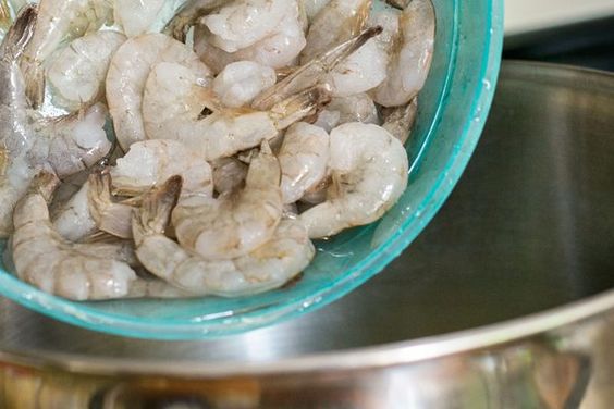 Cách làm tôm mắm chua đúng chuẩn Bình Định