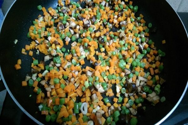 Cách làm cơm chiên chay thơm ngon lạ miệng