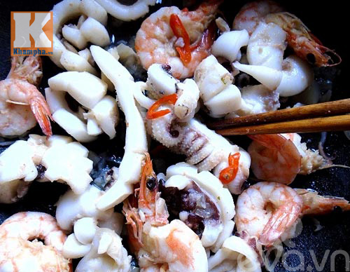 Cách nấu bún thái hấp dẫn ngay tại nhà