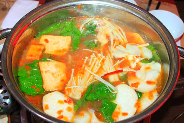 Cách nấu lẩu chay thanh vị đúng chuẩn như nhà hàng