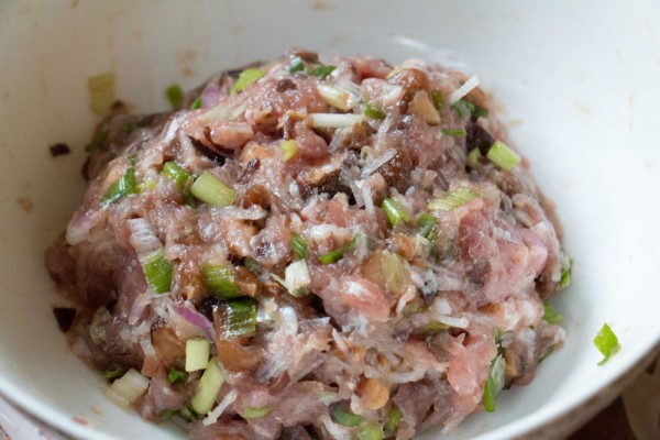 Cách làm bánh bao chiên nhân thịt đơn giản nhất cực ngon