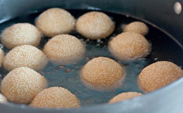 Cách làm bánh cam mềm trong giòn ngoài ngon hết ý