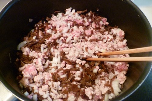 Cách làm bánh cuốn nhân thịt ngon nhất tại nhà