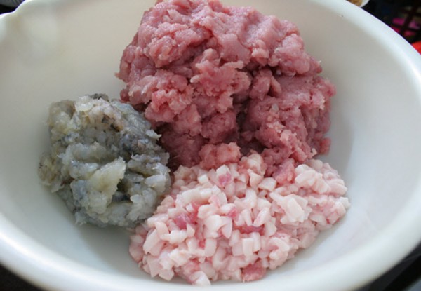 Cách làm bánh đúc mặn, bánh đúc lá dứa ngon miễn chê