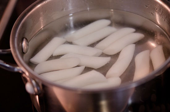Cách làm bánh gạo cay hàn quốc (bánh Tteokbokki) tại nhà