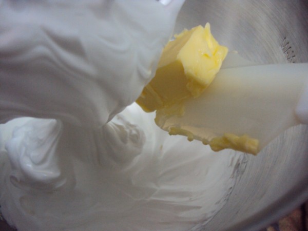 Cách làm bánh kem sinh nhật tại nhà đơn giản nhất