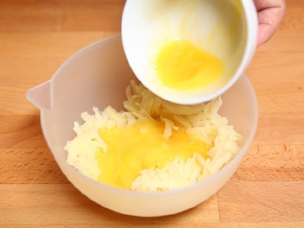 Cách làm bánh khoai tây chiên bột mì đơn giản siêu ngon