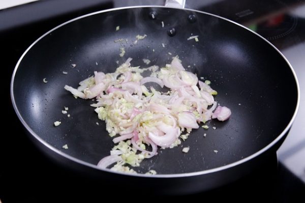 Cách làm bánh rán nhân chay mềm trong giòn ngoài cực ngon