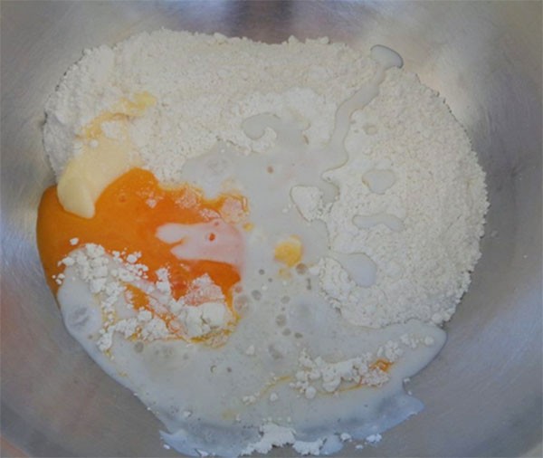 Cách làm bánh tai heo giòn tan, thơm lừng