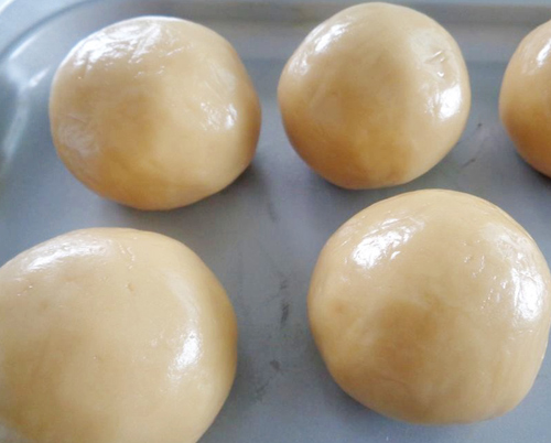 Cách làm bánh trung thu nướng thơm ngon ngay tại nhà