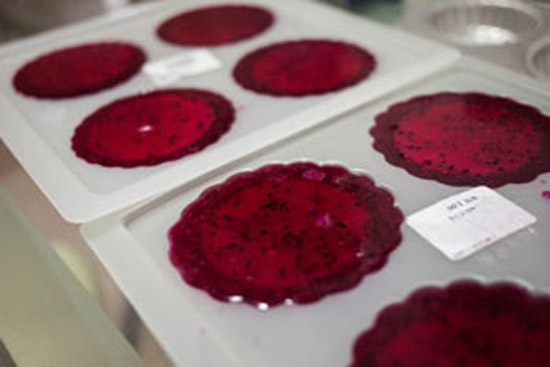 Cách làm bánh trung thu rau câu thanh long thơm ngon