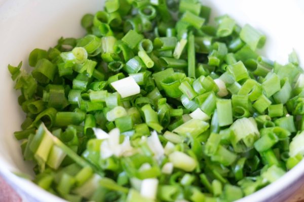 Cách làm bánh xèo chay thơm ngon, thanh mát và không bị ngấy