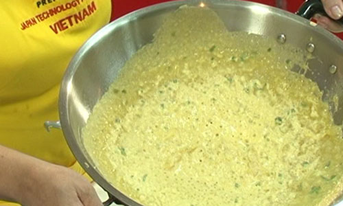 Cách làm bánh xèo chay thơm ngon, thanh mát và không bị ngấy