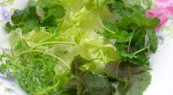 Cách làm bánh xèo chay thơm ngon, thanh mát và không bị ngấy