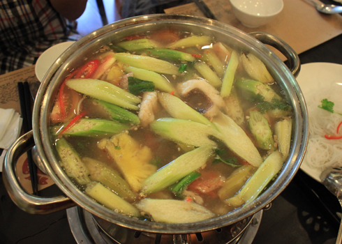 Cách làm canh chua nấu chay siêu đơn giản, giải nhiệt mùa hè