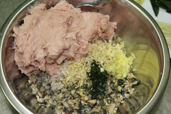 Cách làm chả ốc nướng giấy bạc ngon giòn khó cưỡng