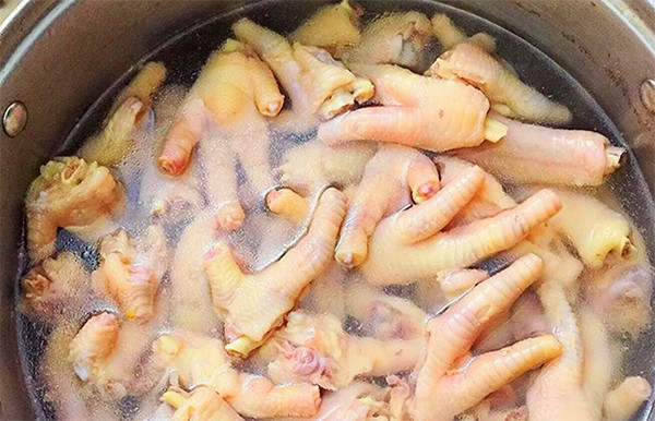 Cách làm chân gà hấp hành siêu nhanh ngay tại nhà