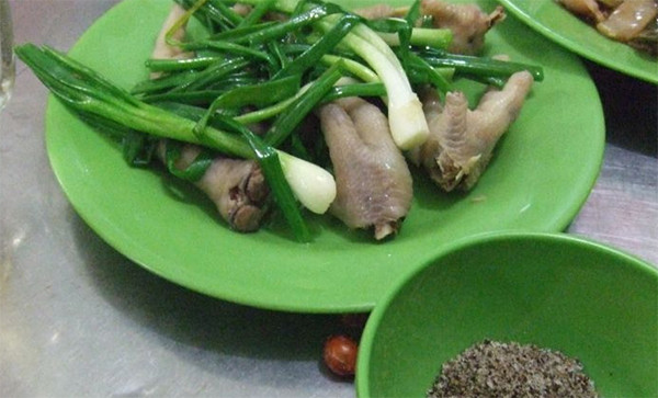 Cách làm chân gà hấp hành siêu nhanh ngay tại nhà