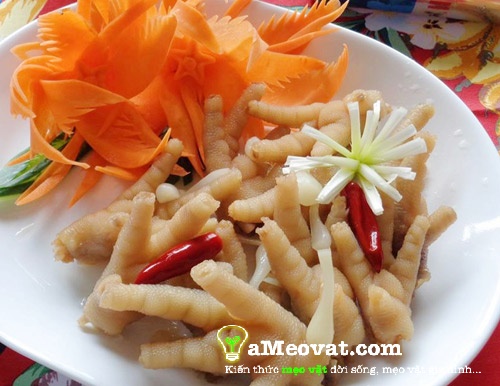 Cách làm chân gà ngâm giấm giòn ngon tại nhà