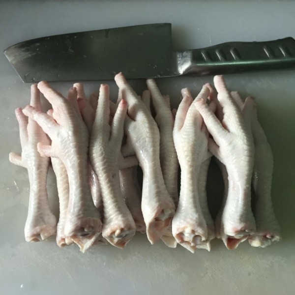 Cách làm chân gà rang muối ngon miễn chê