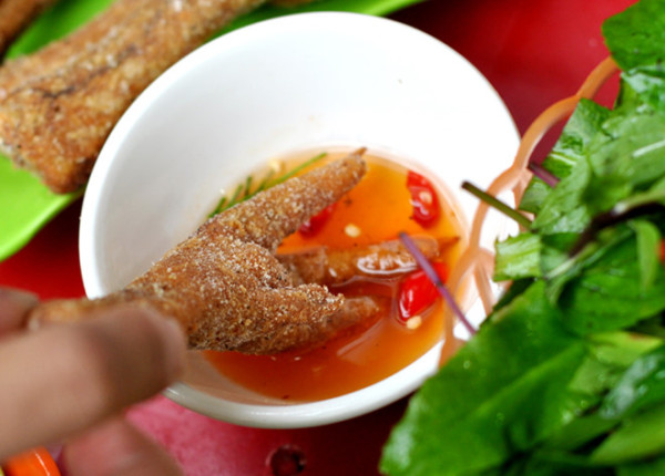 Cách làm chân gà rang muối ngon miễn chê