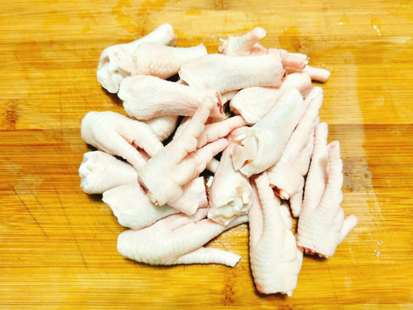 Cách làm chân gà xào sả ớt cay ngon ăn là mê