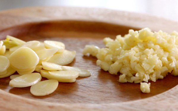 Cách làm cơm chiên cuộn trứng cho cả gia đình thích mê