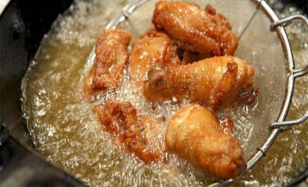 Cách làm cơm gà xối mỡ theo công thức chuẩn nhất