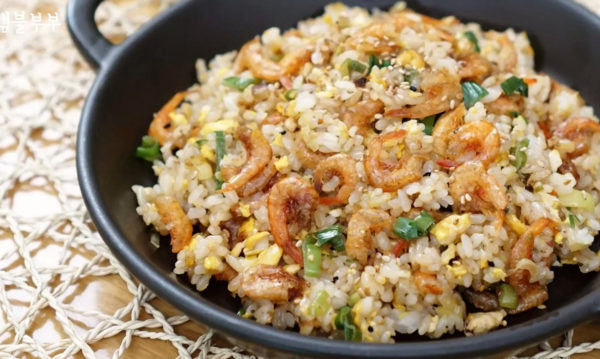 3 cách làm cơm rang tép siêu ngon cho cả gia đình thưởng thức