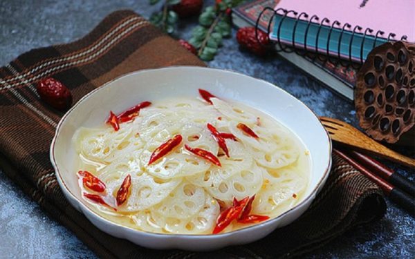 Cách làm củ sen ngâm chua ngọt giòn ngon siêu hấp dẫn