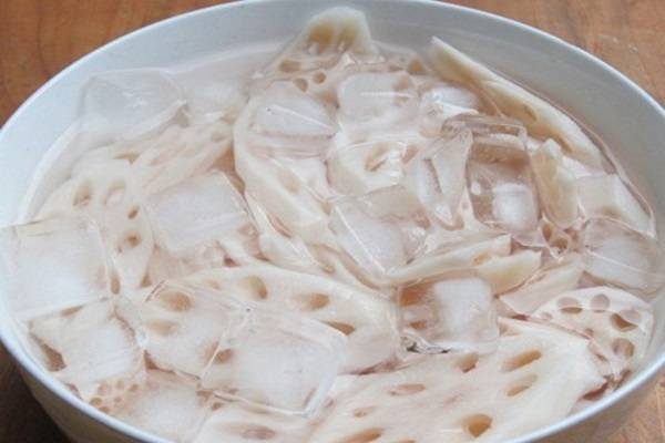 Cách làm củ sen ngâm chua ngọt giòn ngon siêu hấp dẫn