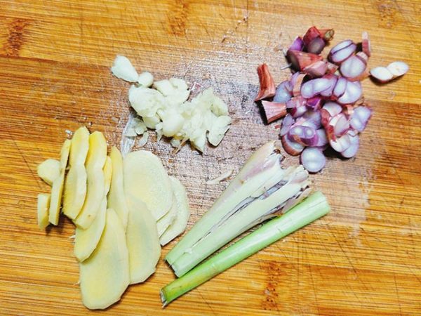 Cách làm dạ dày om nước dừa siêu thơm ngon và lạ miệng