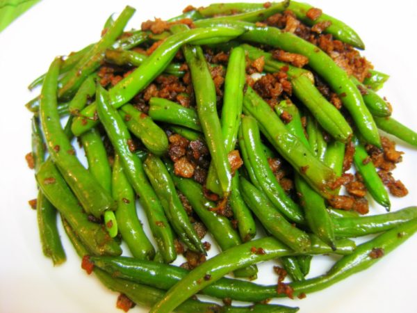 Cách làm đậu que xào tỏi thơm ngon, giòn ngọt siêu hấp dẫn