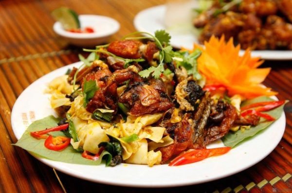 Cách làm ếch xào măng đơn giản thơm ngon bổ dưỡng