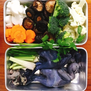 Cách làm gà ác nấu rau củ ngọt lịm, bổ dưỡng cho cả gia đình