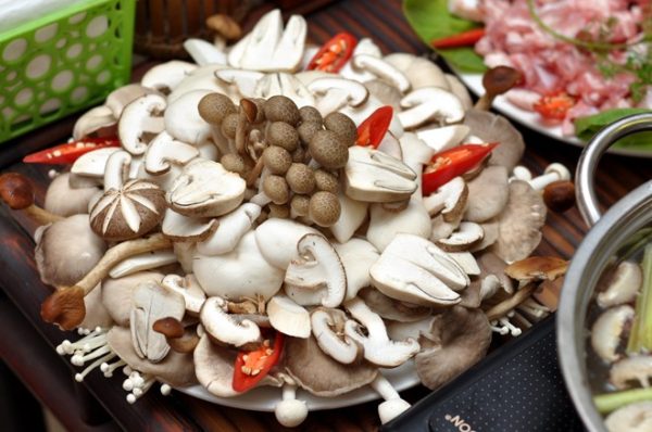 Cách làm gà ác nấu rau củ ngọt lịm, bổ dưỡng cho cả gia đình