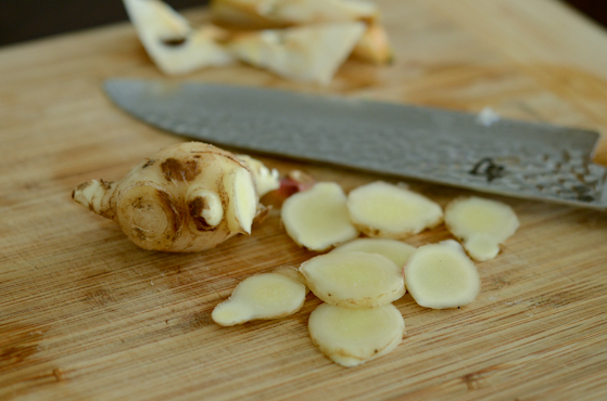 Cách làm gà ác nấu rau củ ngọt lịm, bổ dưỡng cho cả gia đình