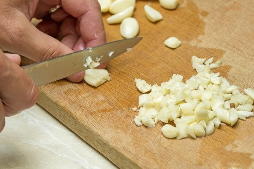 Cách làm gà hầm bí đỏ thơm ngon, hấp dẫn đầy bổ dưỡng