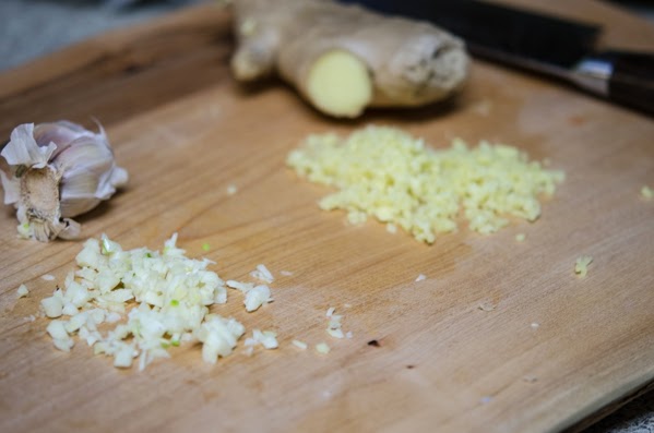 Cách làm gà hầm bí đỏ thơm ngon, hấp dẫn đầy bổ dưỡng