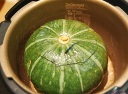 Cách làm gà hầm bí đỏ thơm ngon, hấp dẫn đầy bổ dưỡng