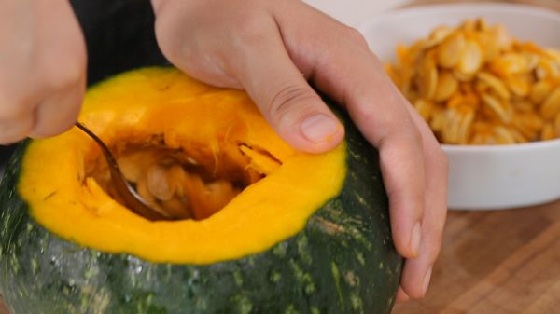 Cách làm gà hầm bí đỏ thơm ngon, hấp dẫn đầy bổ dưỡng