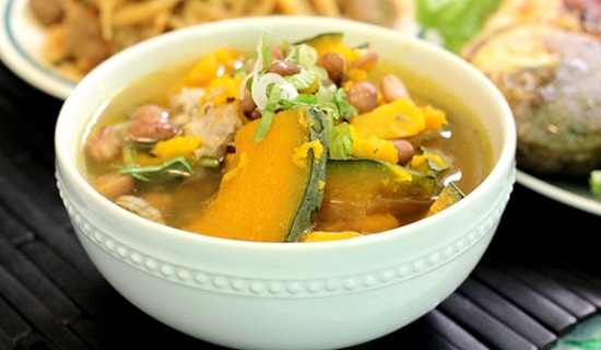 Cách làm gà hầm bí đỏ thơm ngon, hấp dẫn đầy bổ dưỡng