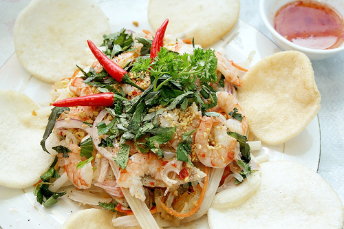 Cách làm gỏi ngó sen tôm thịt ngon tại nhà