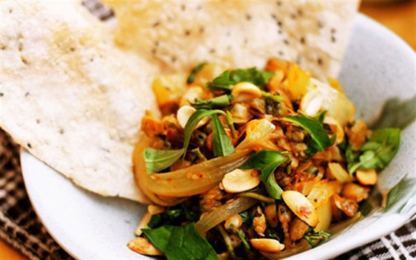 Cách làm hến xào đặc biệt thơm ngon không kém nhà hàng