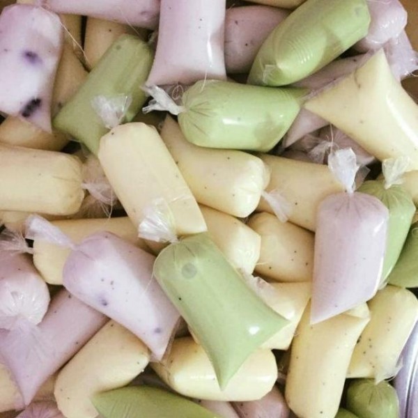 Cách làm kem sữa chua, kem sữa dừa ngay tại nhà