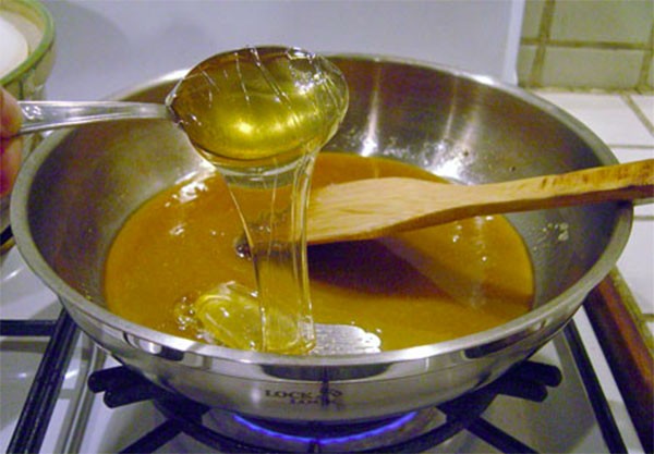 Cách làm kẹo lạc thơm giòn cực dễ tại nhà