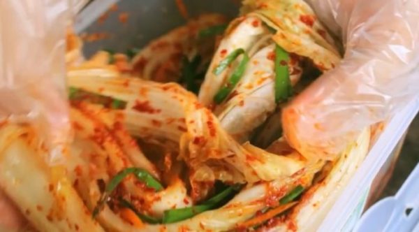 Cách làm kim chi cải thảo ngon, giòn chuẩn vị chiêu đãi cả nhà